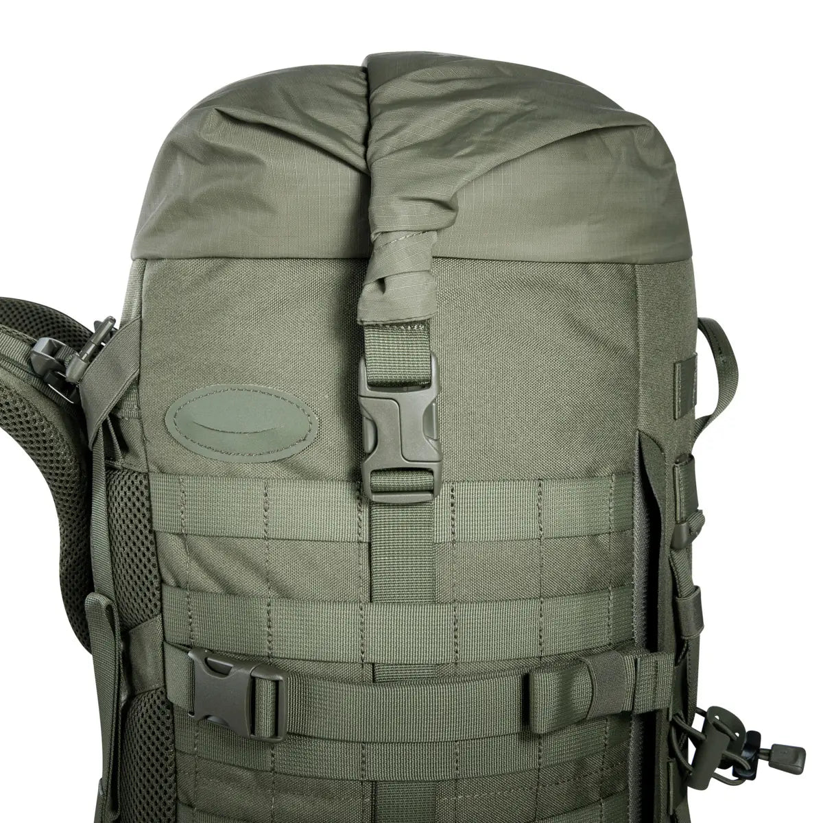Close-up of the roll-top buckle on the Tasmanian Tiger Base Pack 60 FO in olive | TT8846.331